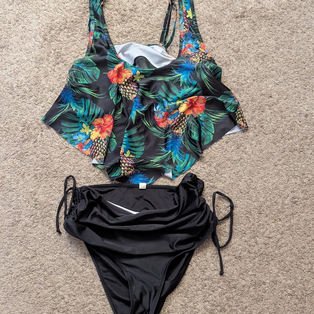 Amazon Tropical Print Bikini Set - Black and Multicolor🌟